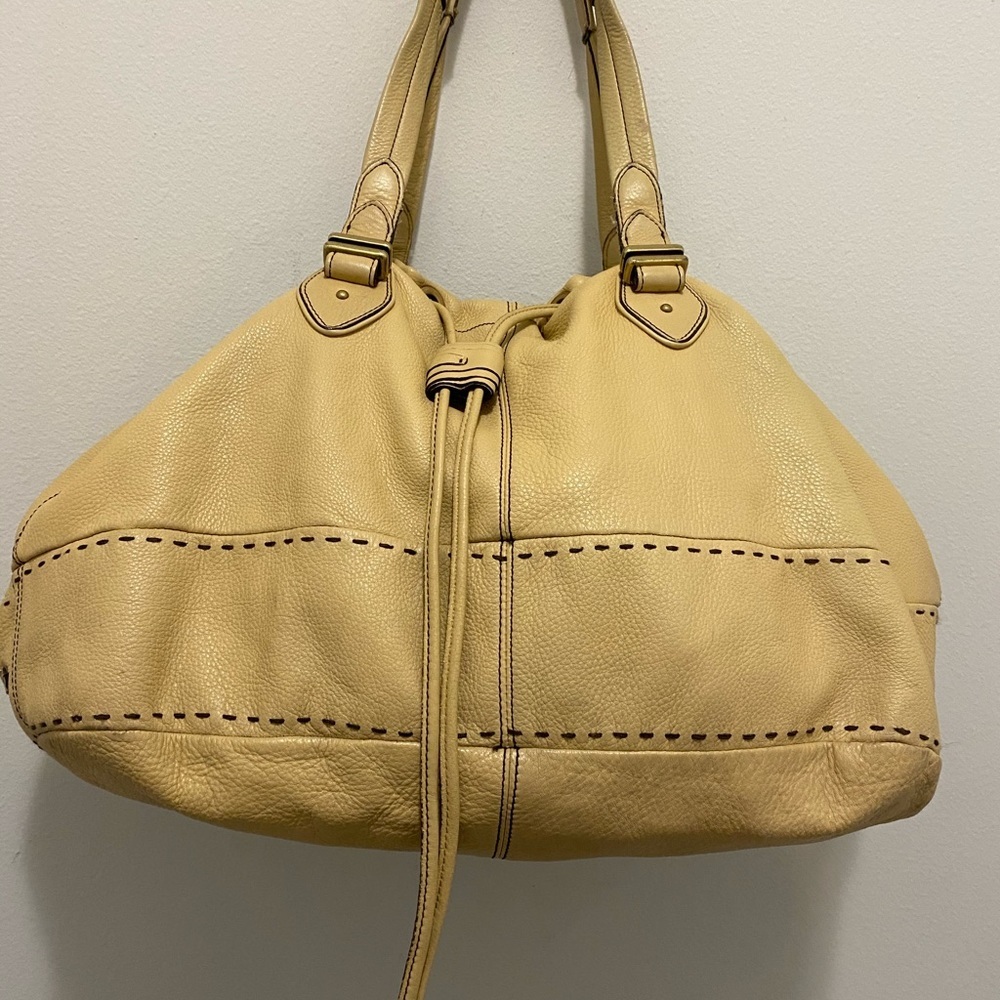 Cole Haan large tote in tan color in preowned condition - Picture 3 of 12